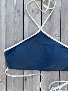 Abercrombie and Fit h Bikini Top NWOT